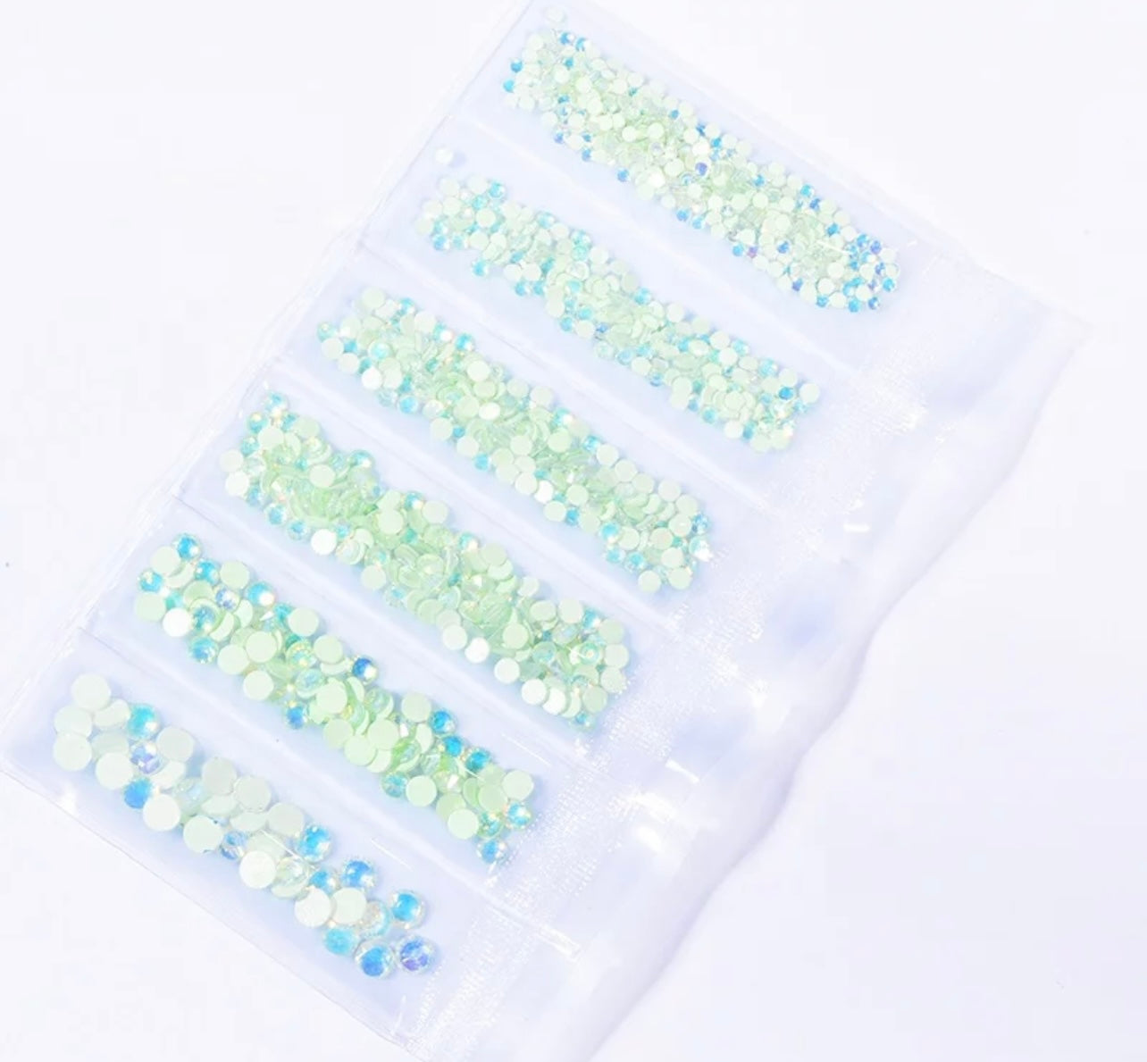 Light Periodot Vivid Opal (Lumi) 1440